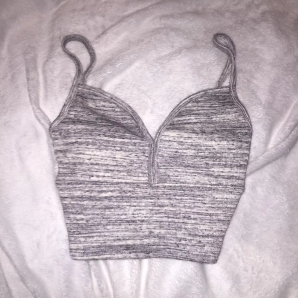 Hollister crop top - Picture 2 of 5